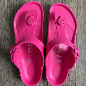Birkenstock Gizeh, girls size 33.